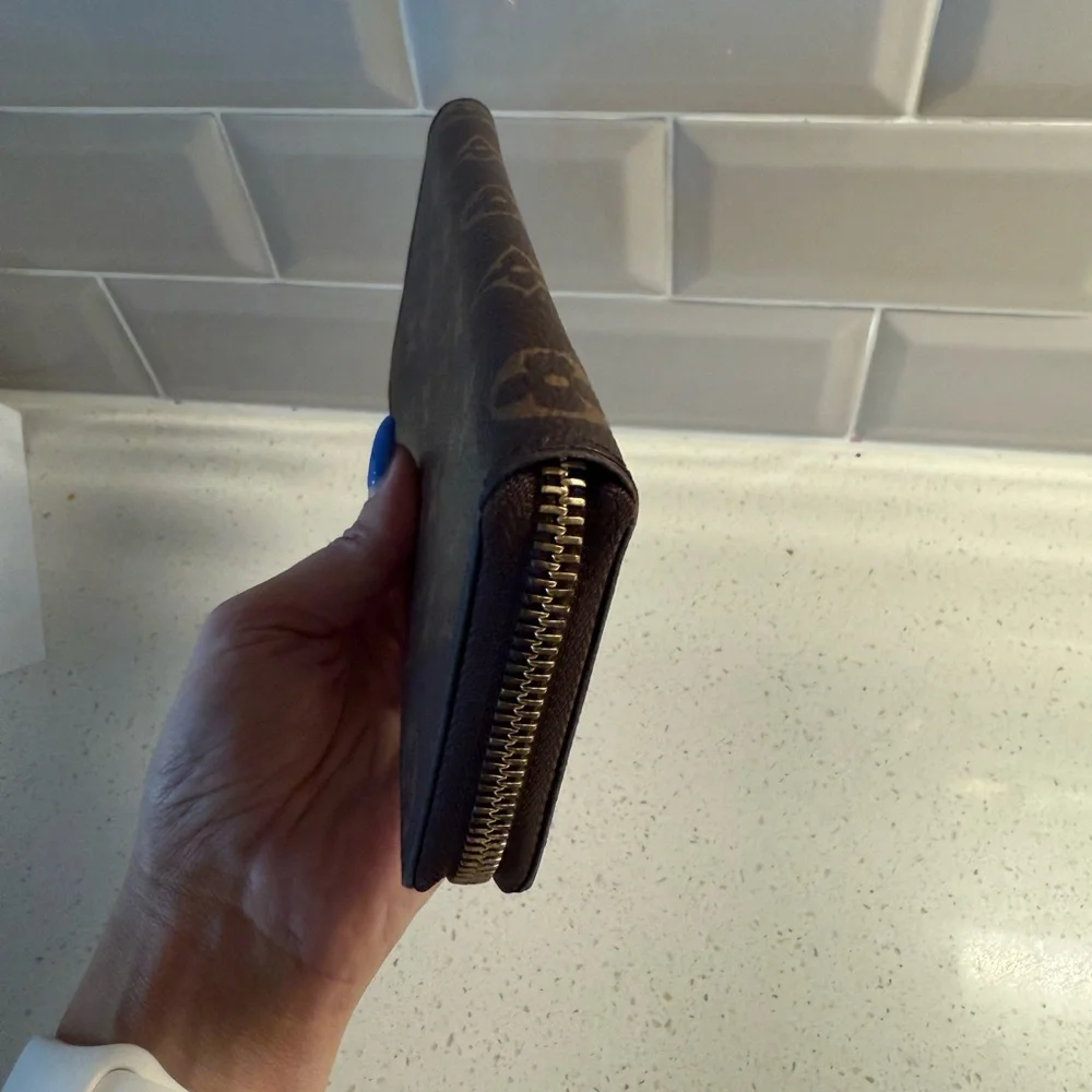 Authentic Louis Vuitton clemence wallet